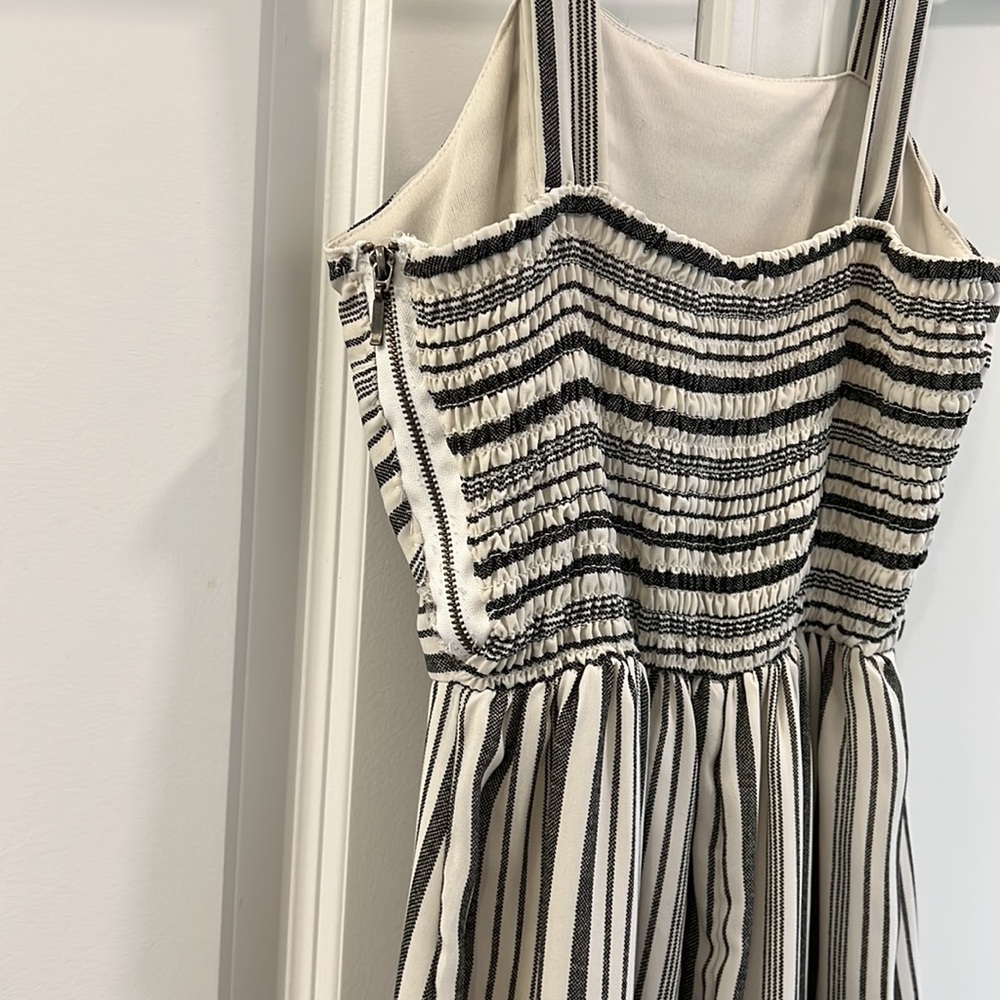 Jumpsuit - Picture 4 of 7